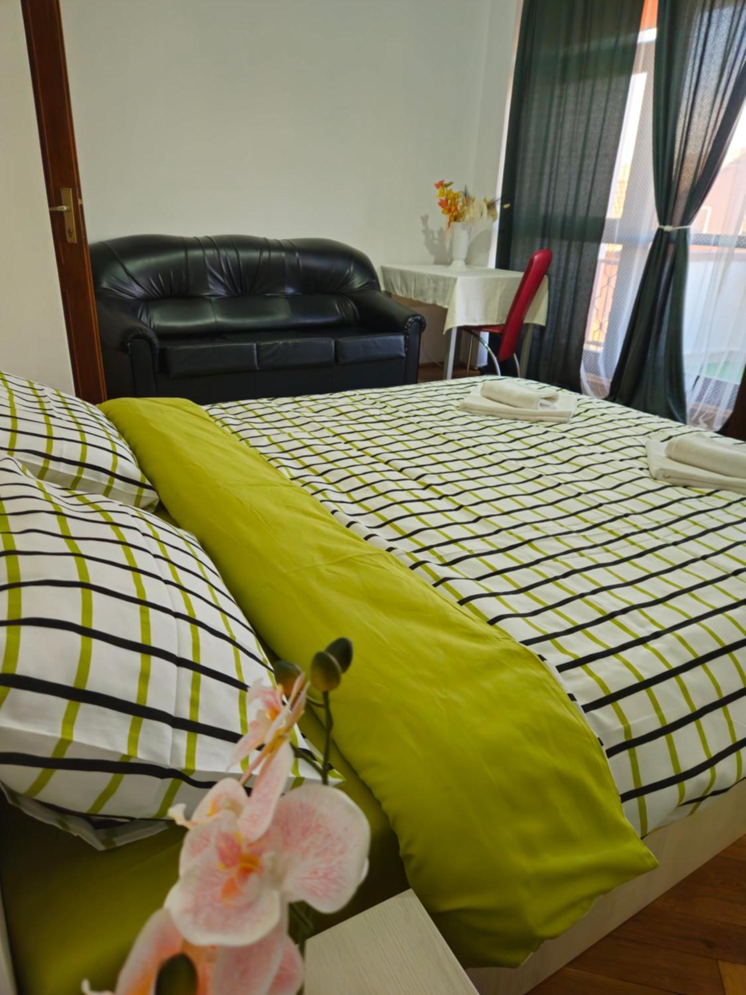Apartment Zarnesti City Centre Vmp Free Parking Exterior photo