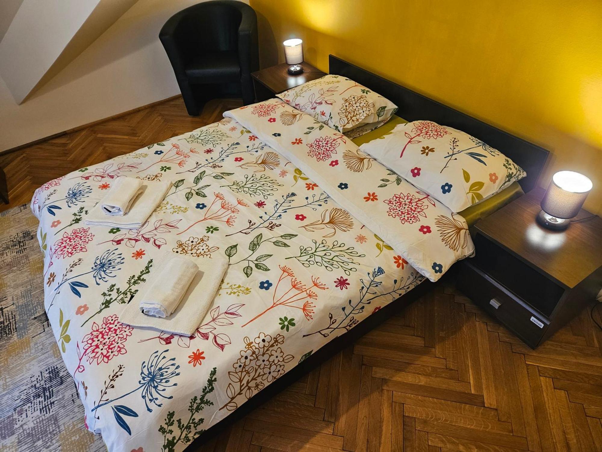 Apartment Zarnesti City Centre Vmp Free Parking Exterior photo