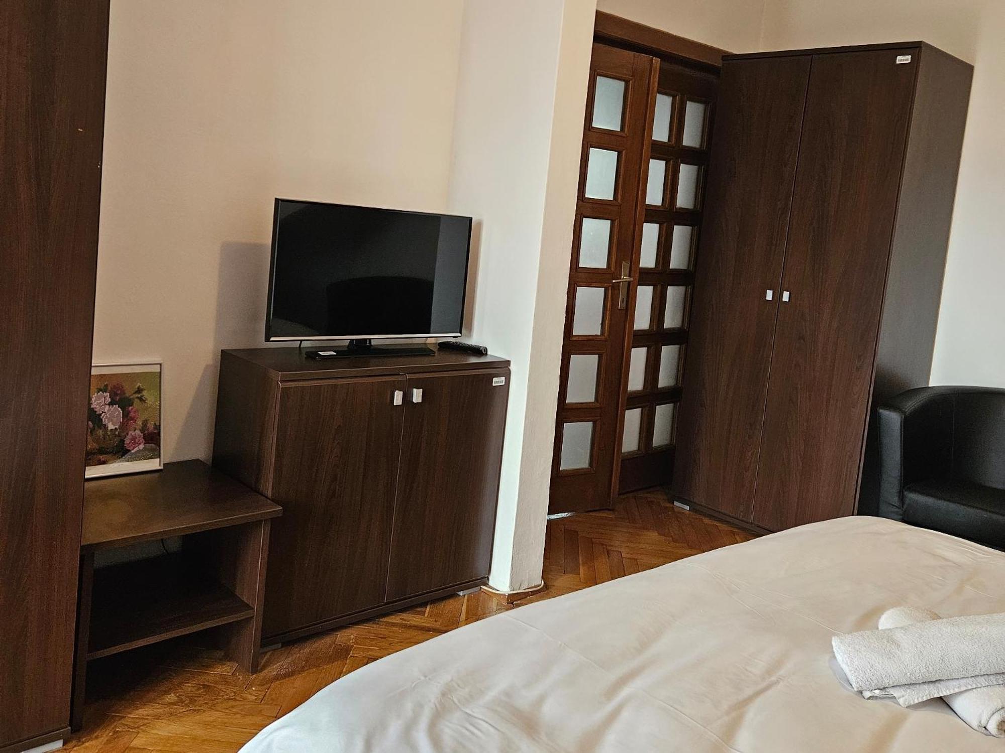 Apartment Zarnesti City Centre Vmp Free Parking Exterior photo